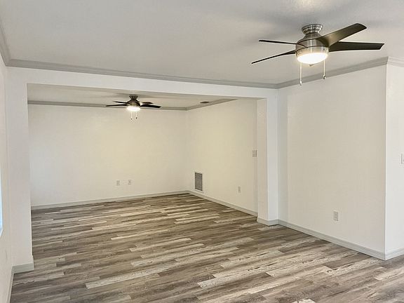 4th image of 318 NW 3rd St