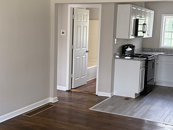 5th image of 8533 Duncan St