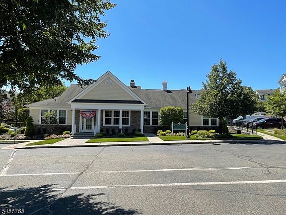 4th image of 805 Four Seasons Ln BLDG 8 #805