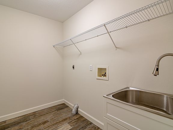 5th image of 210 Thatch Palm Ct