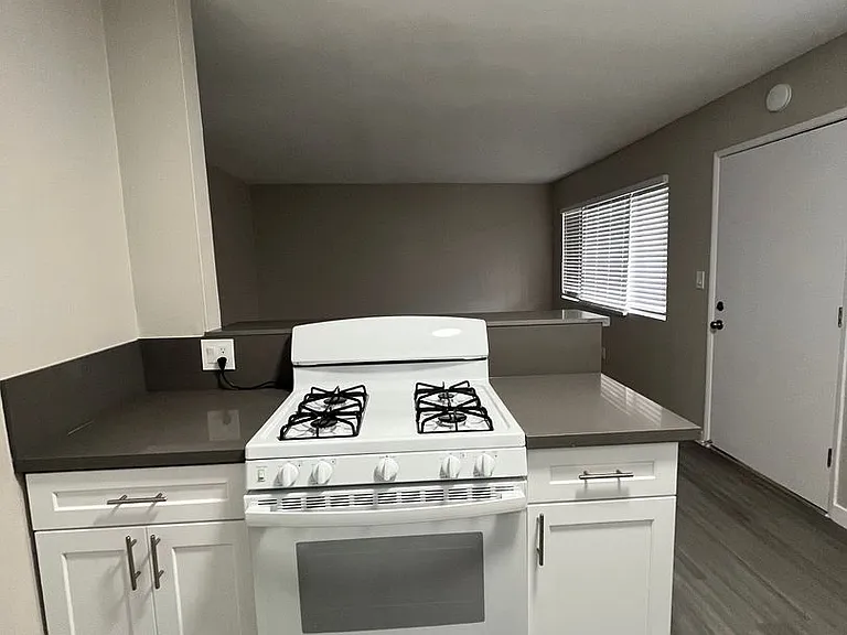 1604 N Henderson Ave #7 — Photo 8