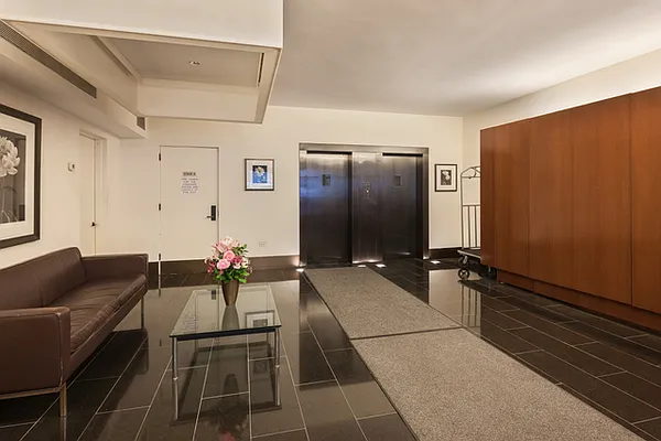 Sold by Compass | media 22