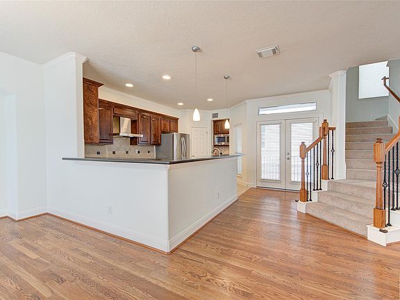 2nd image of 1322 Cohn St #0