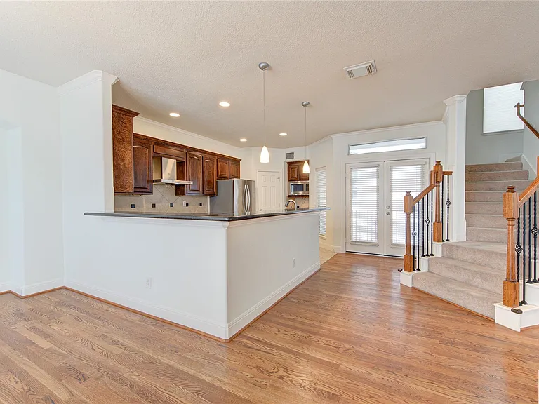 1322 Cohn St — Photo 9