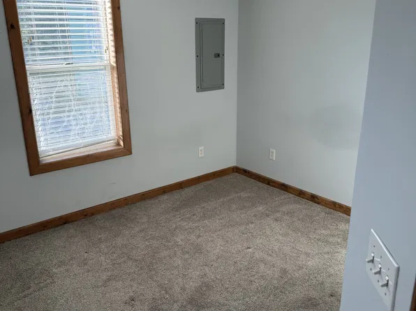 124 Canal St APT 4, Delaware City, DE 19706