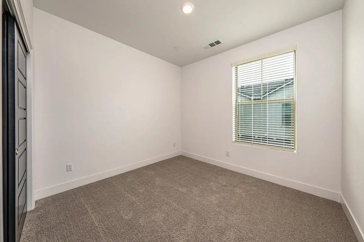 Tamarind Drive (2885) ** - 1 — Photo 3