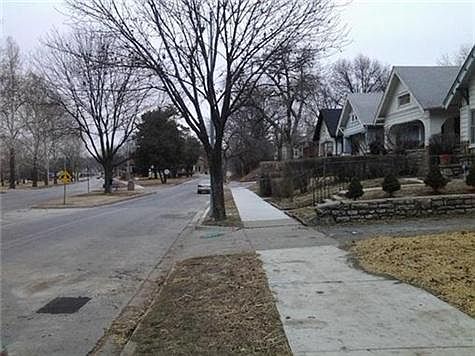 4th image of 5015 Paseo Blvd