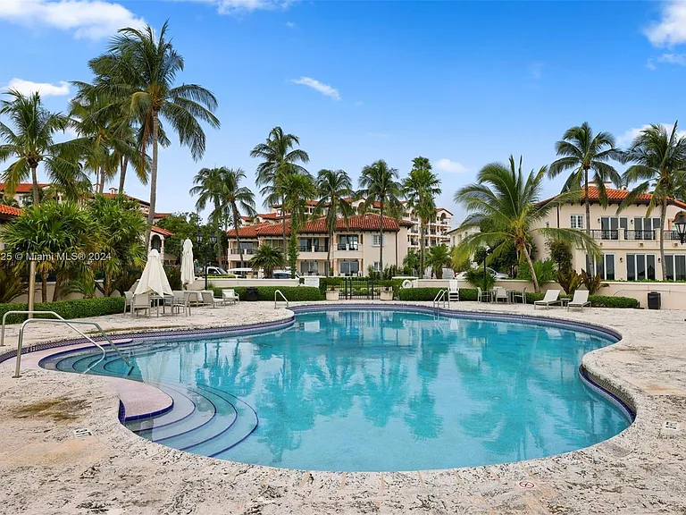 19127 Fisher Island Dr #19127 — Photo 45