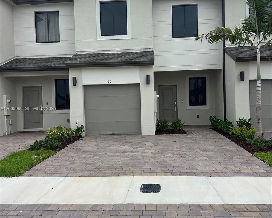 20 NW 15th St
