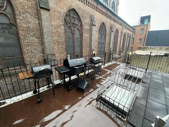 124 Manhattan Avenue image 1 of 17