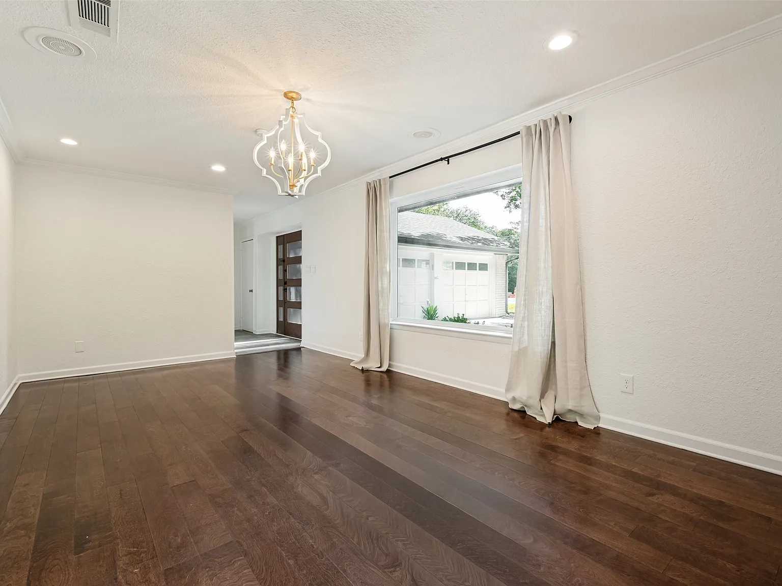 4 bed, 3.5 bath, 2620 sqft, $4,495 — Photo 4