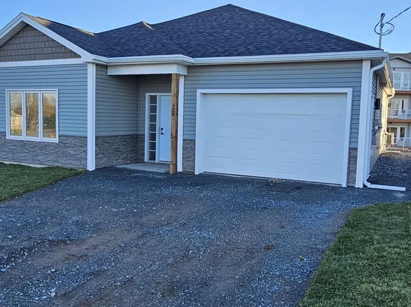 21 Ridge Ave, Stewiacke, NS B0N 2J0