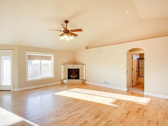 4th image of 1169 Kaetzel Way