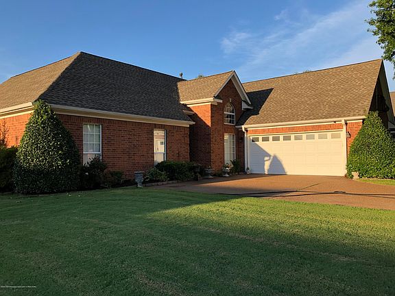 3rd image of 2324 Greencliff Dr