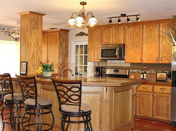 3rd image of 1423 Redbud Ave