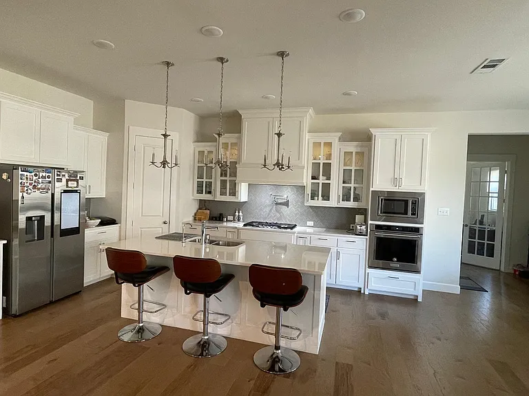 7827 Piedmont Ave — Photo 8