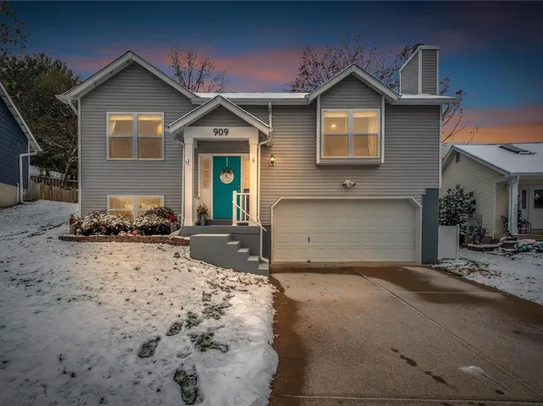 909 Wynstay Cir, Valley Park, MO 63088
