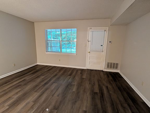 3rd image of 2290 Chapel Hill Rd
