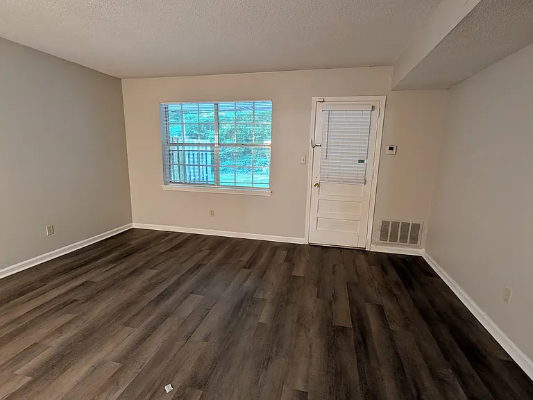 2290 Chapel Hill Rd — Photo 4