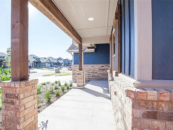 2nd image of 5313 Santa Lucia Dr