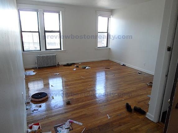 2nd image of 153 Brighton Ave #Jl8