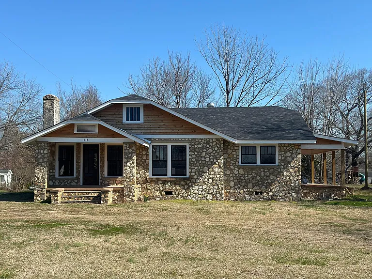 118 E Raleigh St — Photo 3