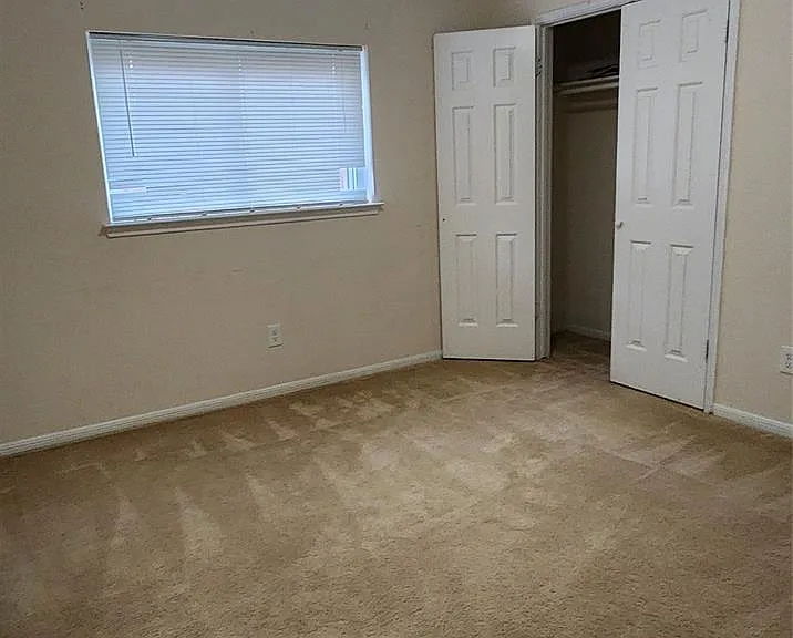 16807 Sussex Dr — Photo 36