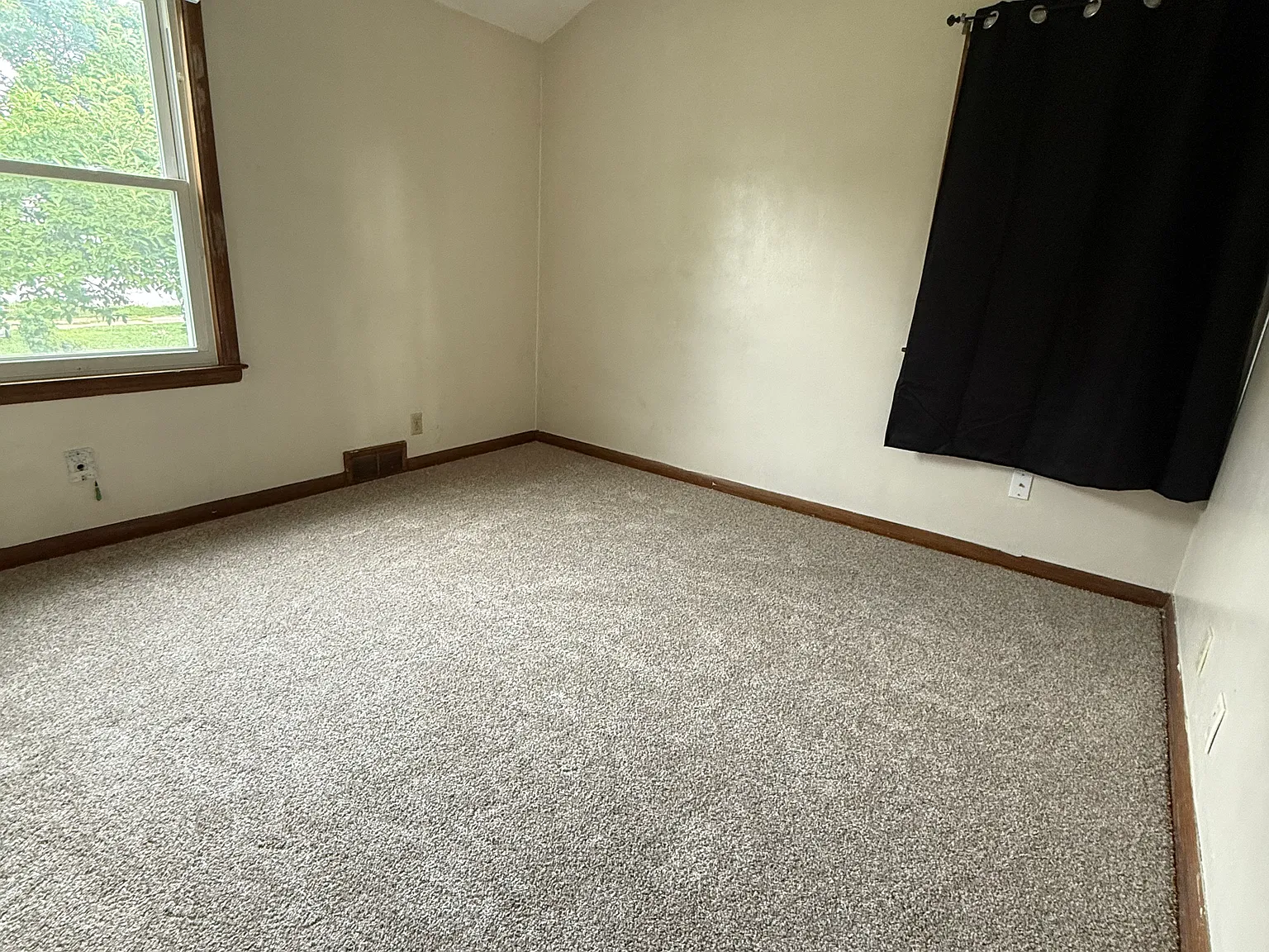 7735 W Mount Vernon Ave — Photo 4