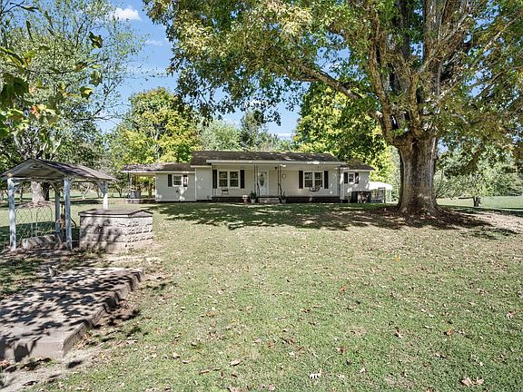 3rd image of 44 Crystal Springs Rd