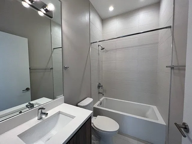 3757 N Sheffield Ave #2010 — Photo 12