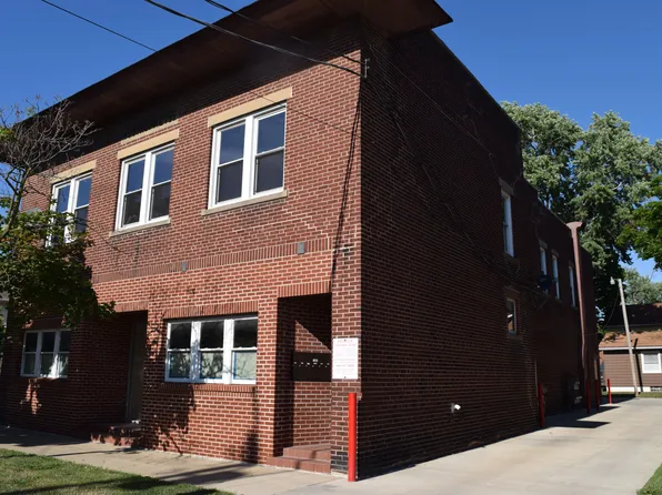 440 High St APT 1, Fairport Harbor, OH 44077