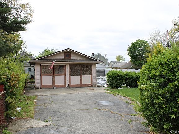 5th image of 219-22 132nd Road
