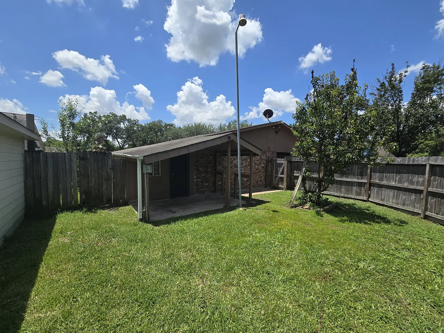 3 bed, 1817 sqft, $1,800 — Photo 3