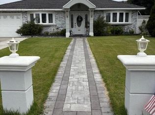 859 Dana Ave, Valley Stream, NY 11580