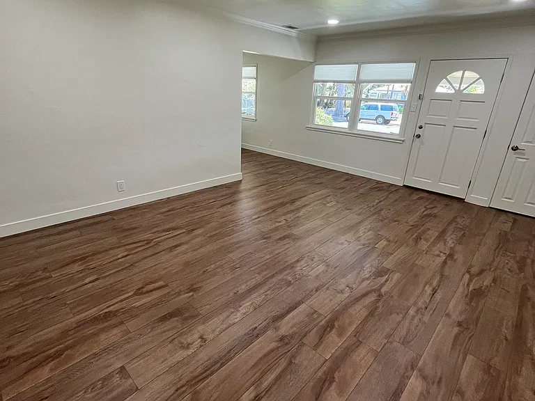 800 N Griffith Park Dr — Photo 21