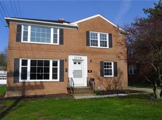 3006 Warrensville Center Rd, Shaker Heights, OH 44122