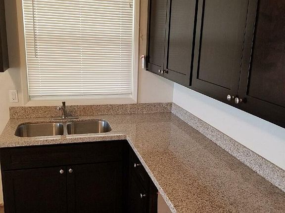 5th image of 579 Guava Ave