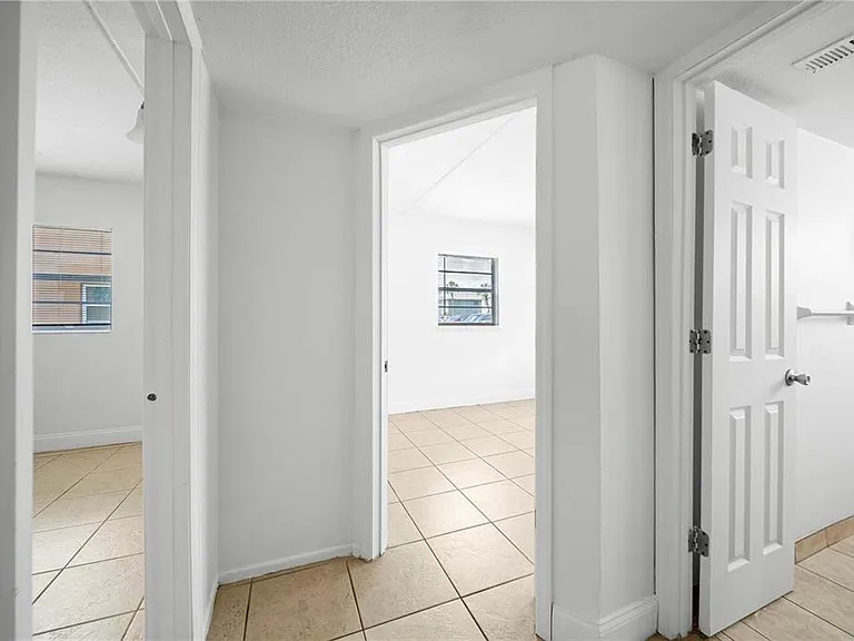 702 Michigan Ct #1 — Photo 11