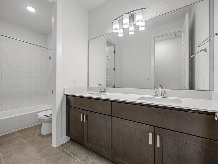 2145 Stampede Dr — Photo 24