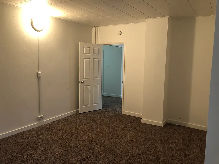 712 S Main St — Photo 11