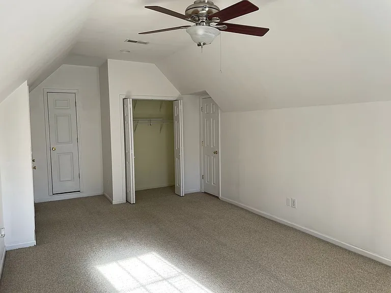 621 Riverwood Dr SE — Photo 35
