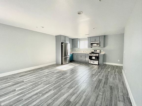 3rd image of 958 S Breed St