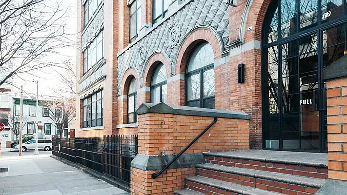 Rented by Nooklyn NYC LLC | media 69