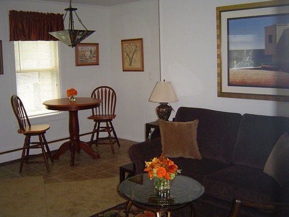 3rd image of 70 Clermont St APT 1