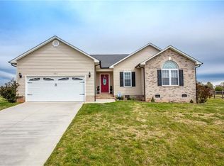 501 E Pine St, Maiden, NC 28650