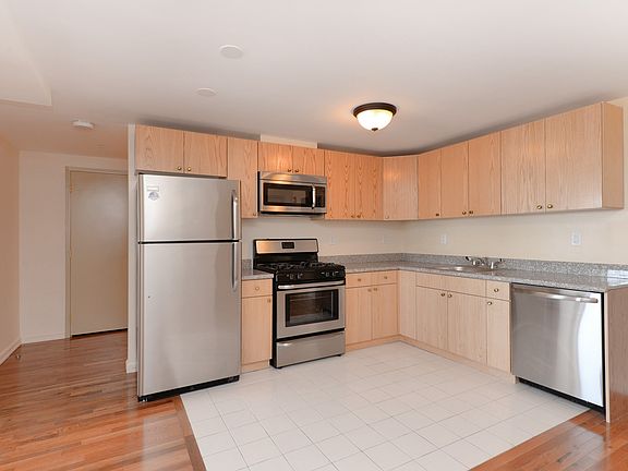 4th image of 12 Brooklyn Ave APT 517