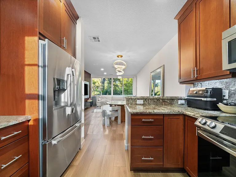 1213 Tequesta St — Photo 7