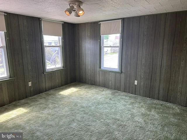 200 E Main St — Photo 25