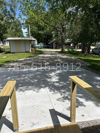 627 N King St — Photo 9