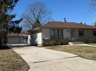 4005 S 83rd St, Greenfield, WI 53220